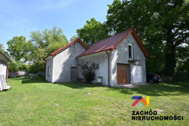 Dwa domy z ziemią rolną w Broniszowie